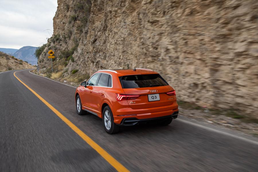  Audi Q3 35 TFSI S-Line 2020 года  (MX) (фото 24 из 40)